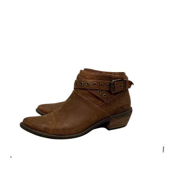 Adam Tucker Me Too Brown Booties Size 6 Riley Brown Grommet Buckle Detail - Picture 1 of 9